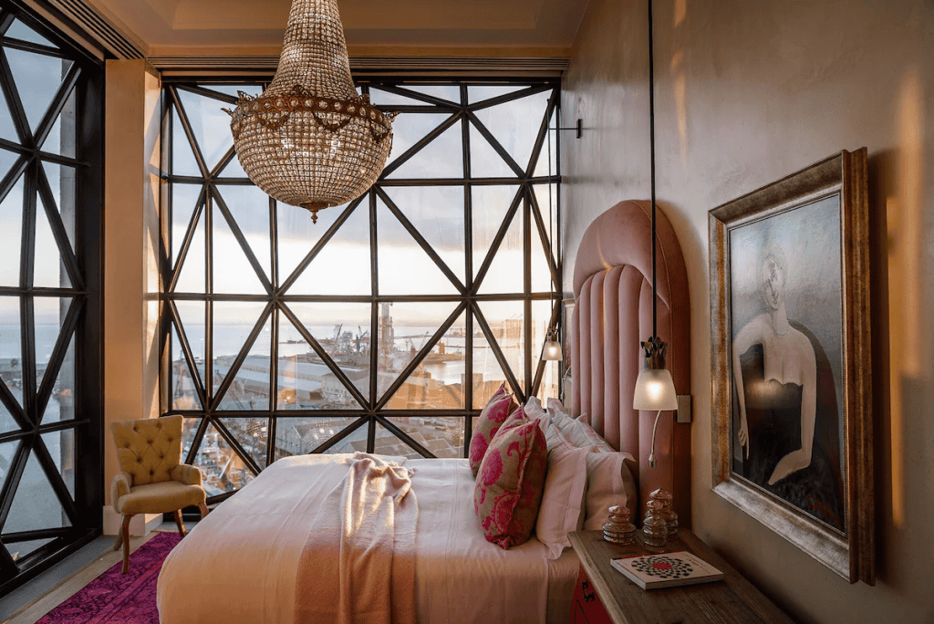 Luxury hotel room 