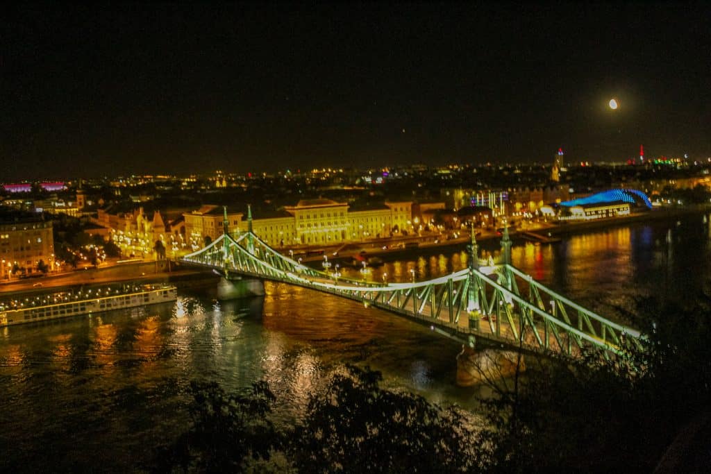 night view of Danube Bridge